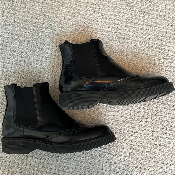 Authentic Prada boots - Picture 2 of 7